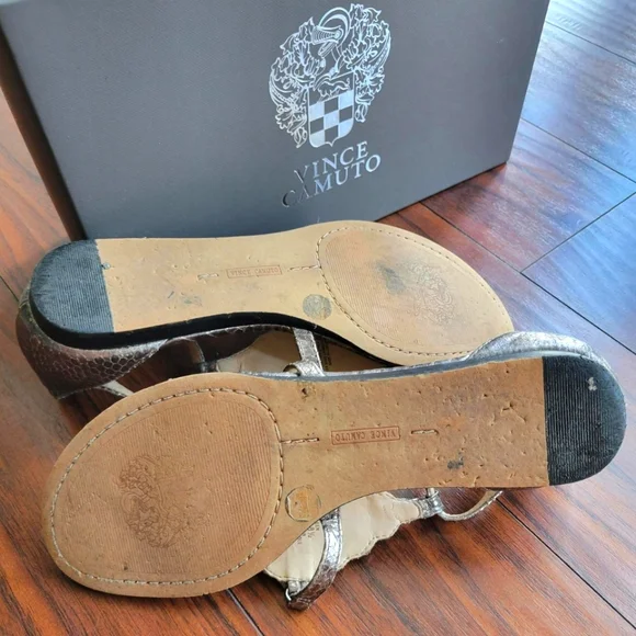 Vince Camuto Snakeskin Rhinestone Embellished Sandals Size 8.5 - Picture 6 of 7